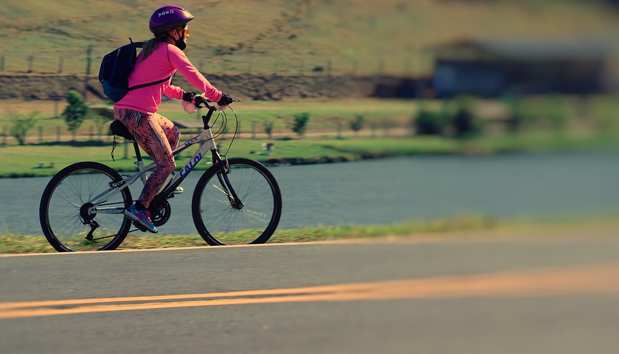 "Quem no pedala, despedala......jajaja!" de Decio Badari