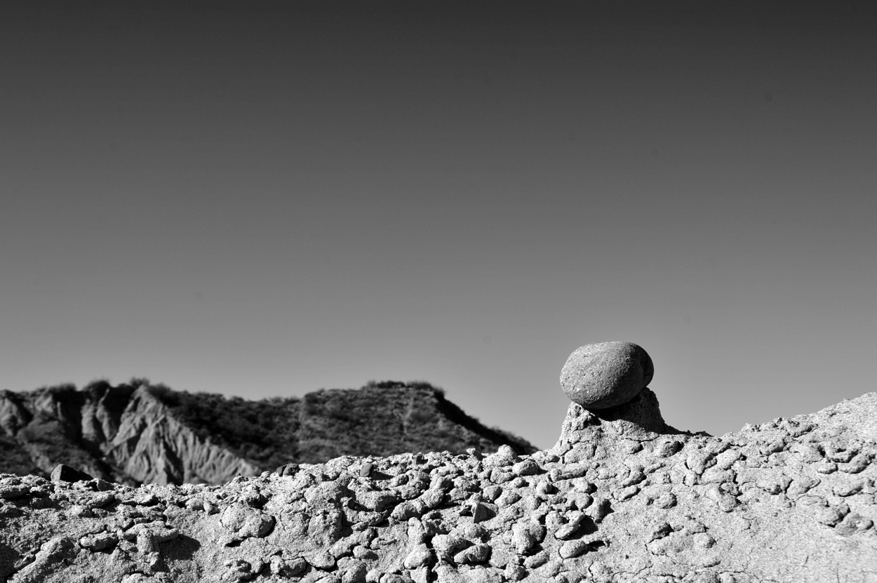 "la piedra y las piedritas" de Marcos Pedro Escudero