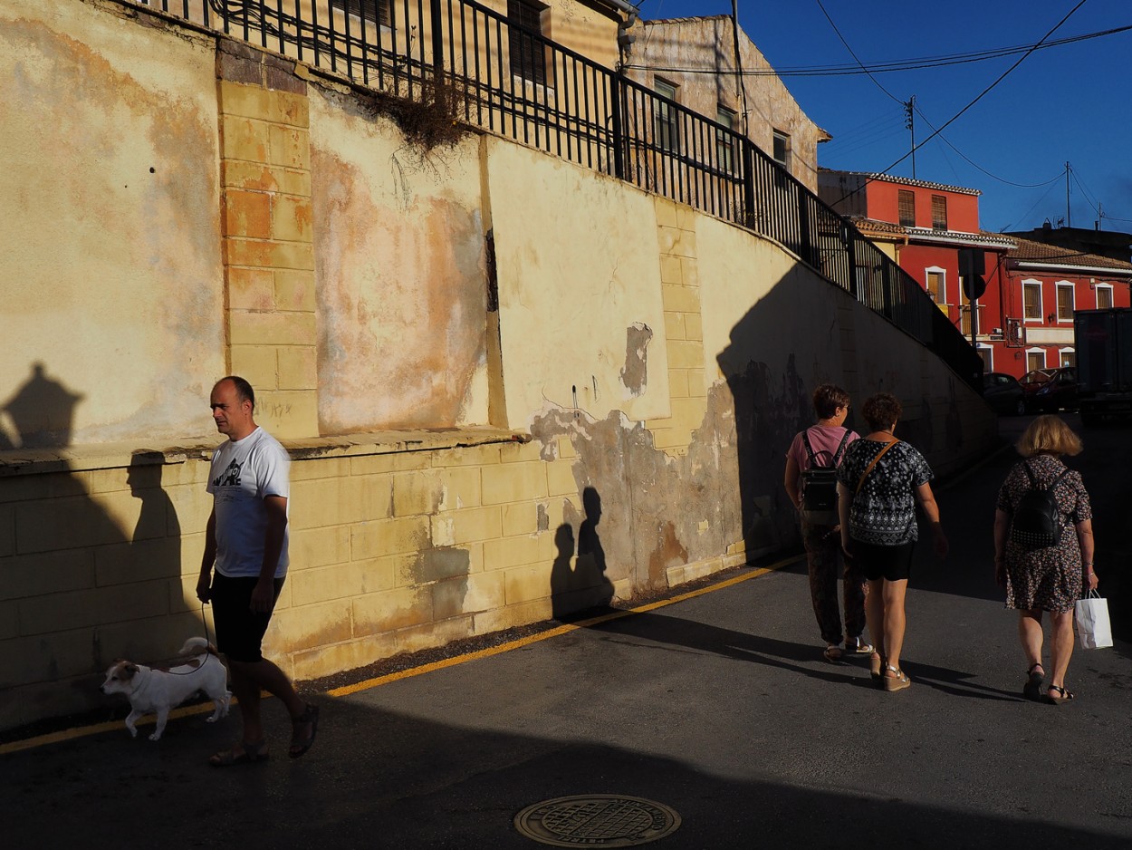 "Paseantes" de Francisco Jos Cerd Ortiz