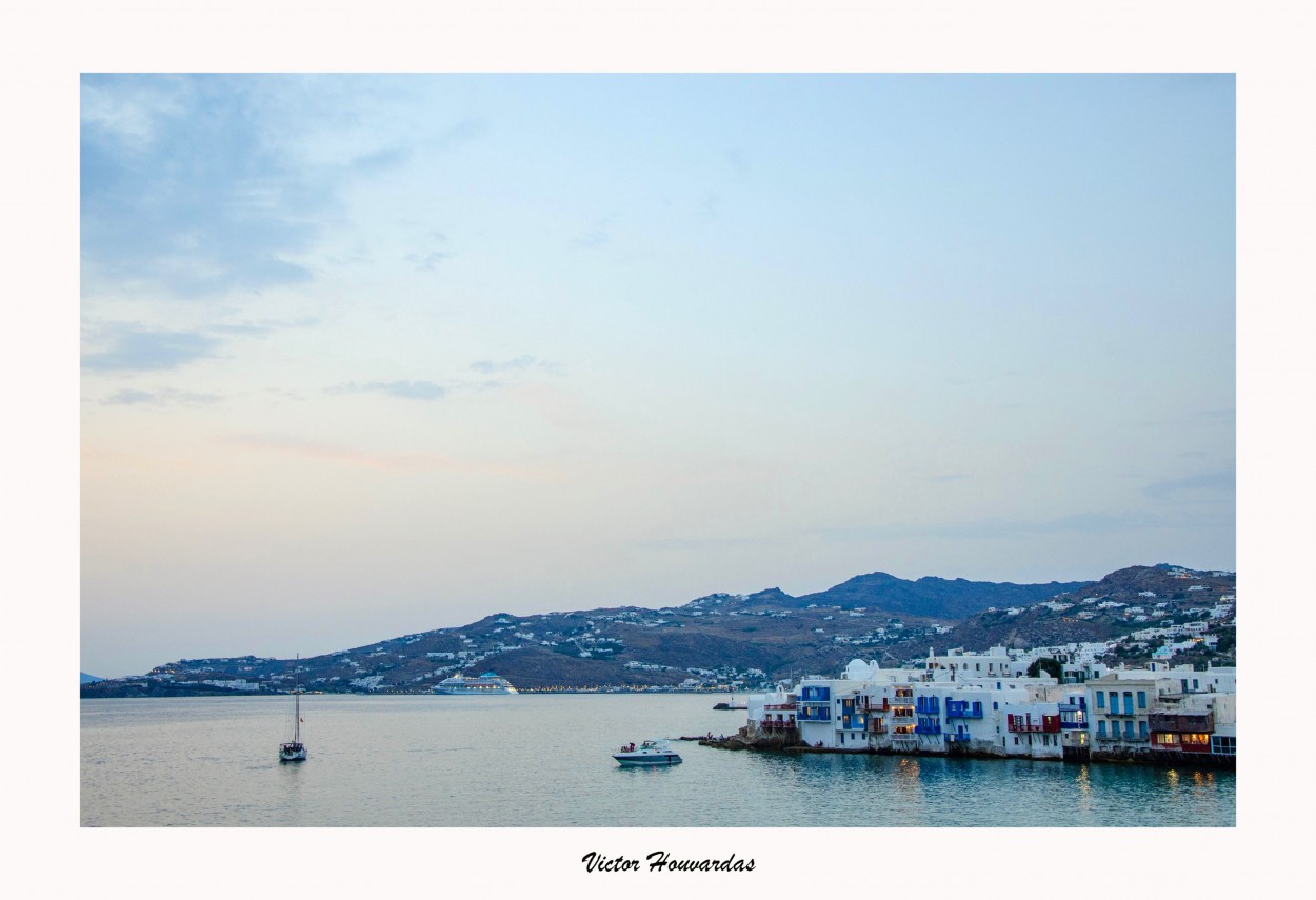 "ATARDECER EN MYKONOS" de Victor Houvardas