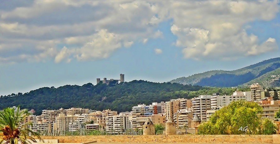 "La ciudad y el Castillo de Bell ver" de Ana Giorno