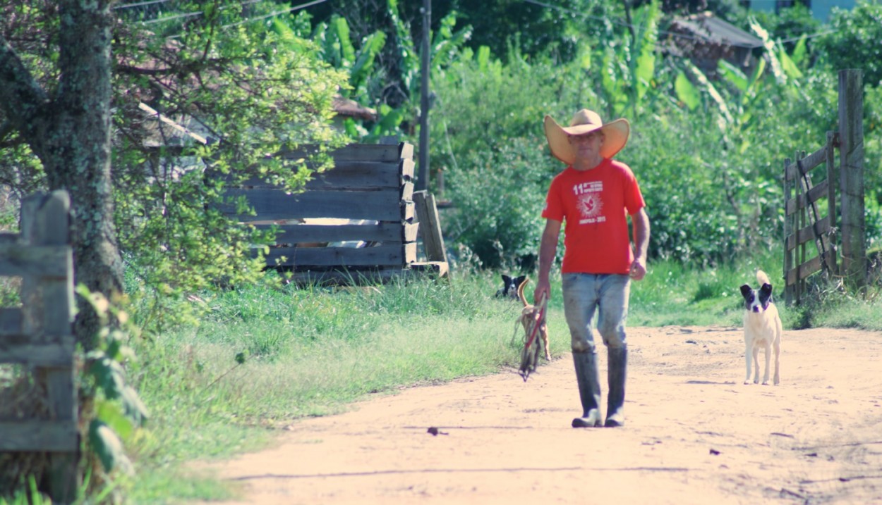 "L vem meu amigo ` China ` para o trabalho do dia." de Decio Badari