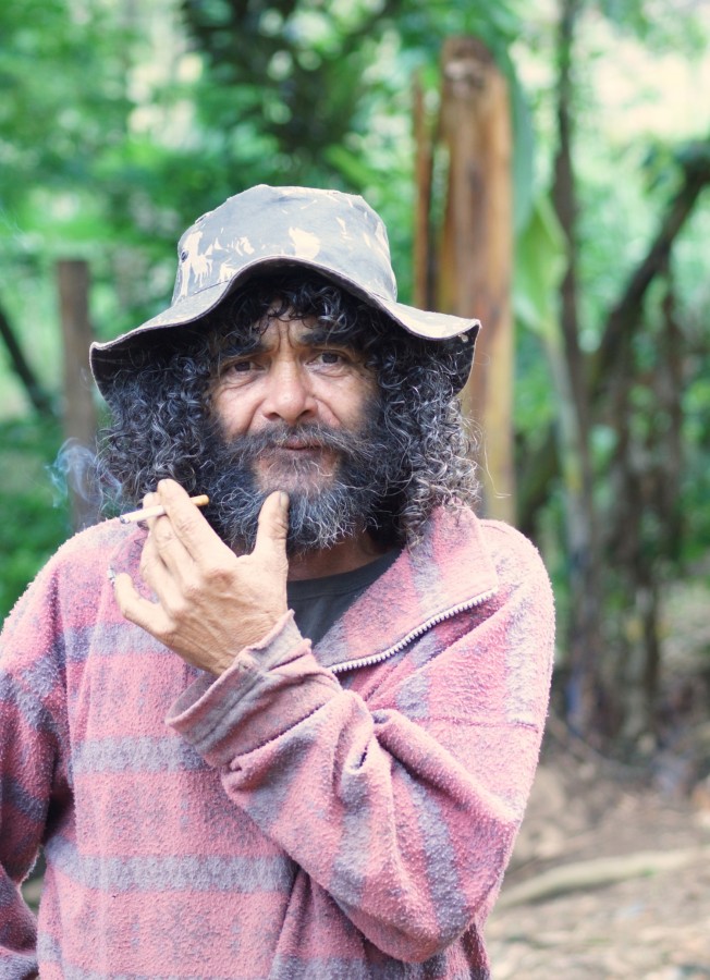 "O arteso ` Z cabelo ` barba e bigode........" de Decio Badari