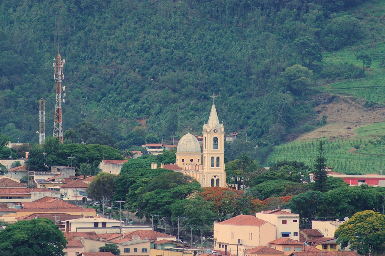 "A parte central da minha querida cidade." de Decio Badari