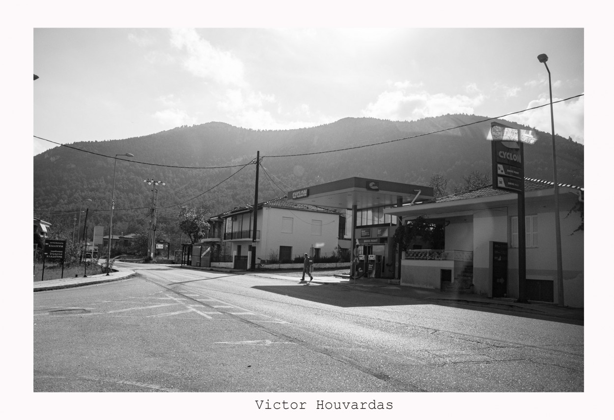 "Pueblos vacios" de Victor Houvardas