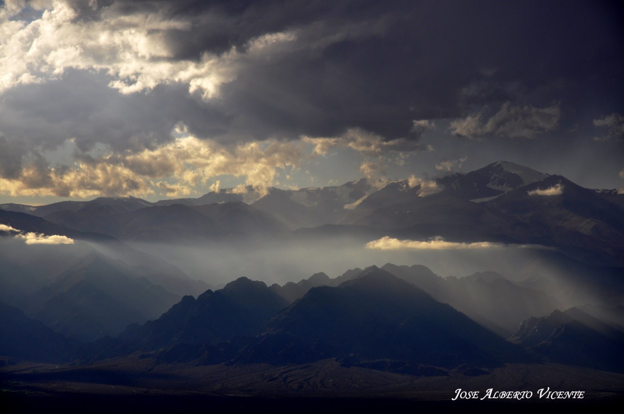 "Entre el cielo y la tierra" de Jose Alberto Vicente