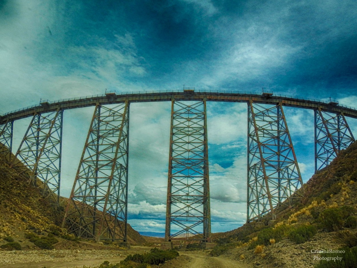 "Paseo entre las nubes." de Cristina Amalia Romeo