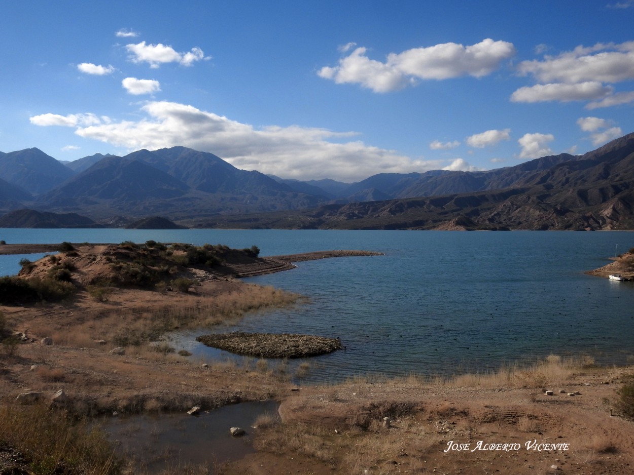 "dique Potrerillos, Lujan de Cuyo, Mendoza" de Jose Alberto Vicente