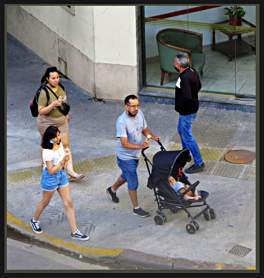 "Barbijo bajo y heladito" de Jorge Vicente Molinari