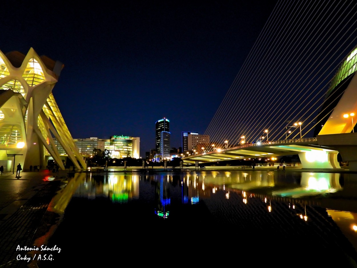 "** Luces en la Noche **" de Antonio Snchez Gamas (cuky A. S. G. )