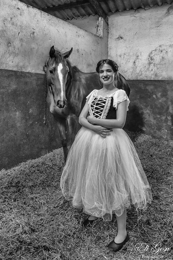 "Con los caballos" de Elizabeth Gesualdo