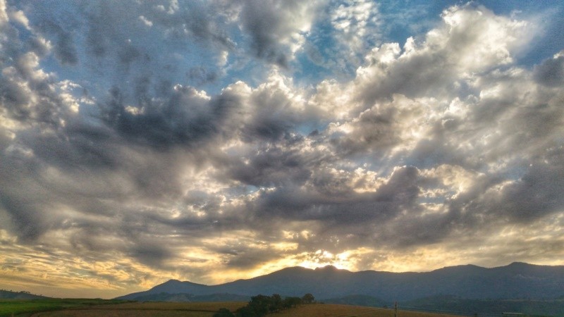 "As pessoas deveriam ver o pr-do-Sol pelo........." de Decio Badari