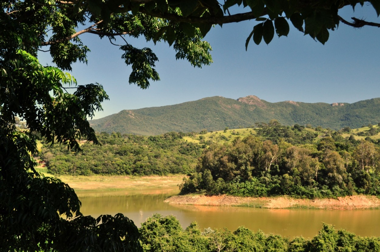 "Na estrada ` Entre Serras e guas `." de Decio Badari