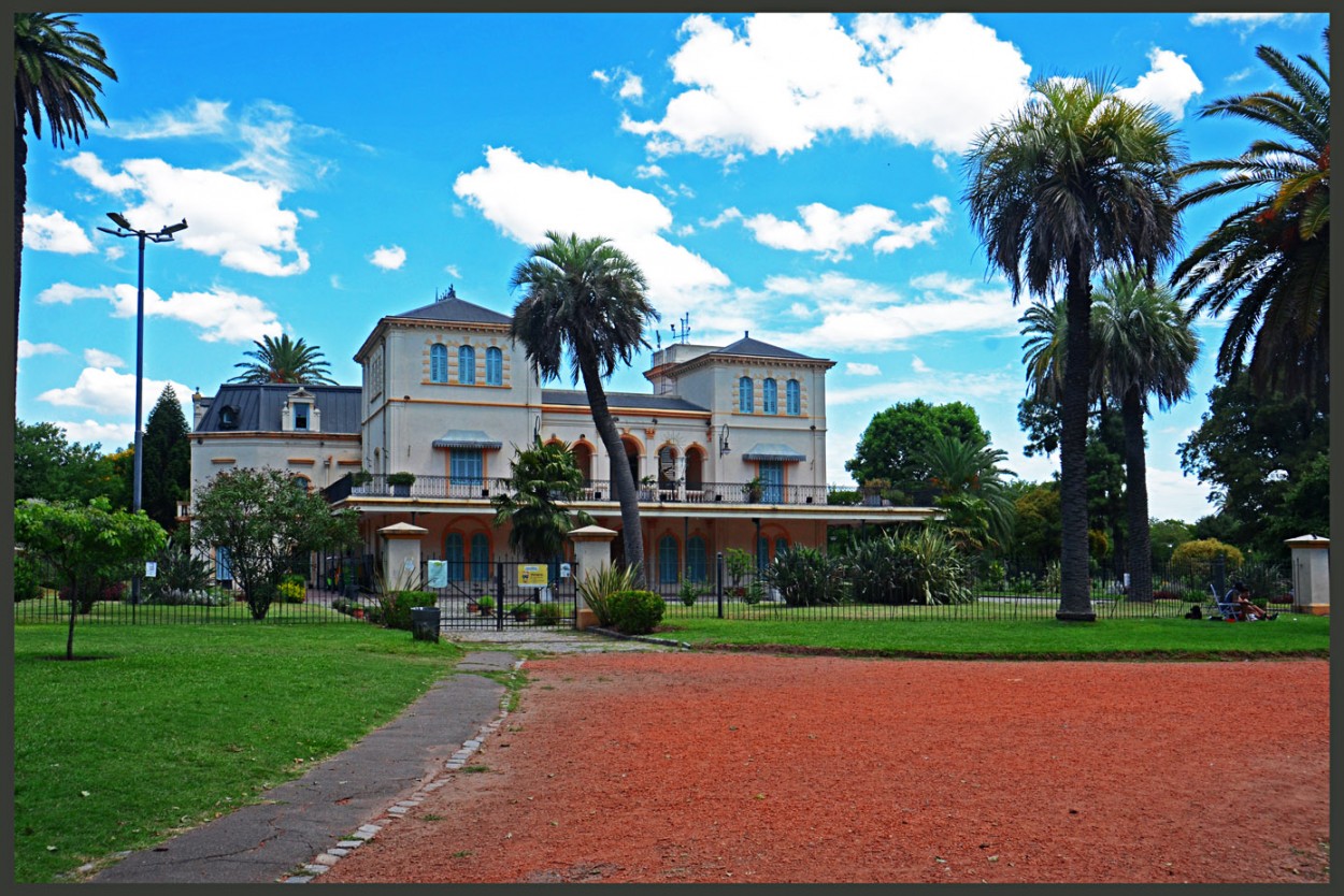 "Casona Olivera" de Jorge Vicente Molinari