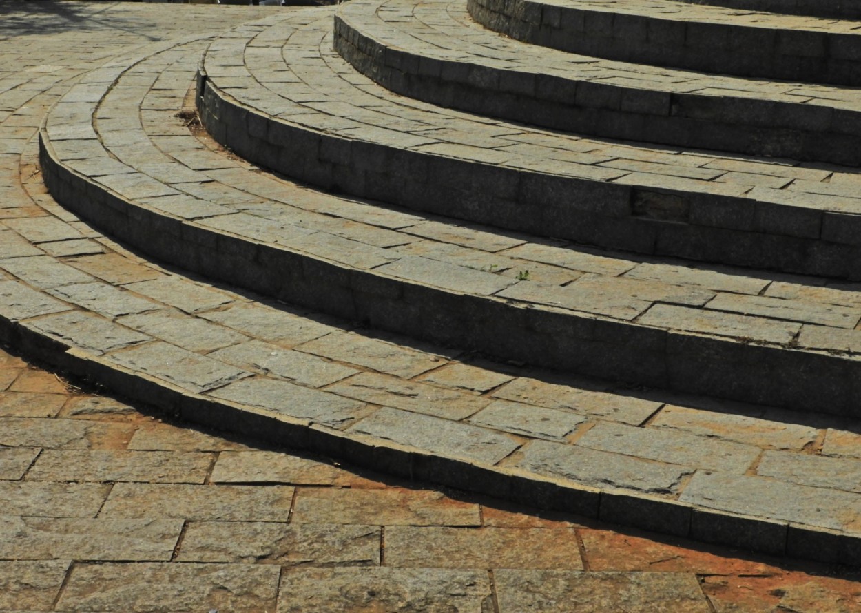 "Luz, sombras, curvas e texturas." de Decio Badari