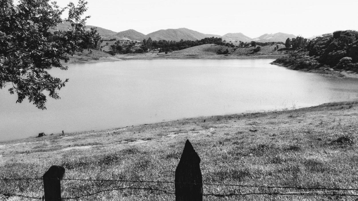 "As abenoadas chuvas e a represa enchendo !" de Decio Badari