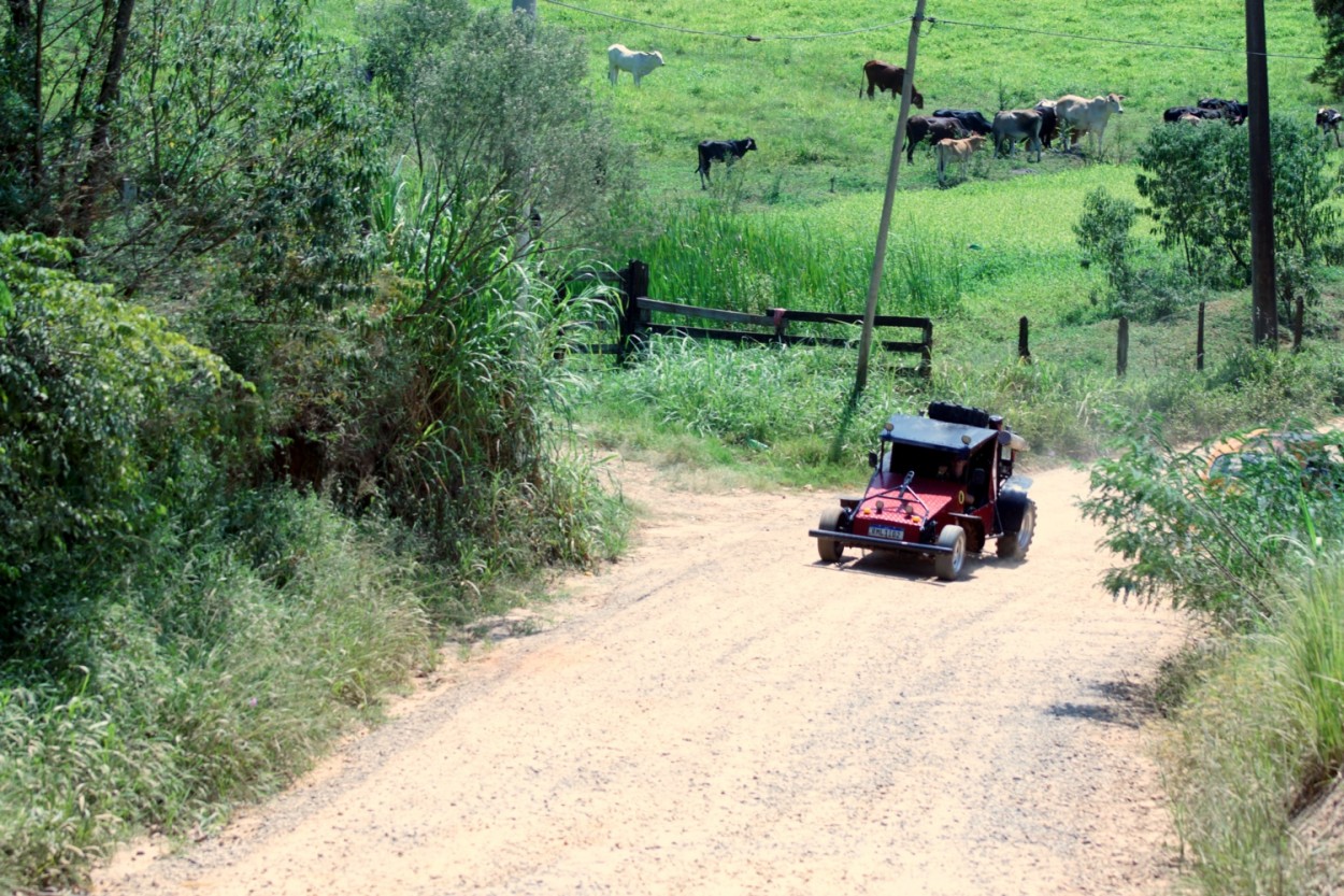 "Este errou a estrada, mas curtiu a aventura !" de Decio Badari