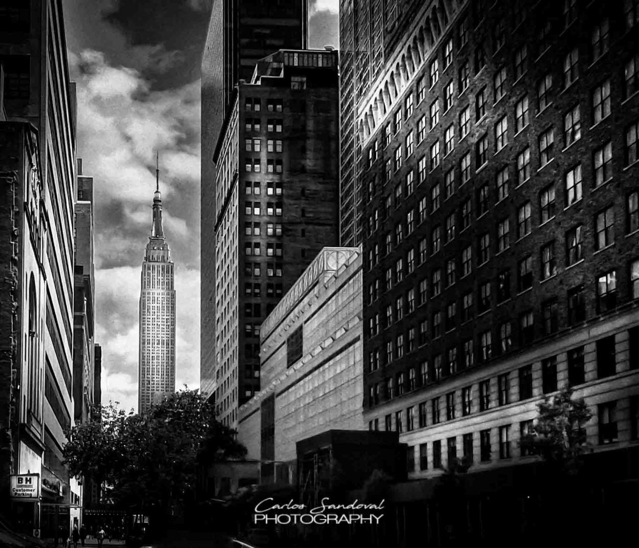 "W34 th St." de Carlos A. Sandoval