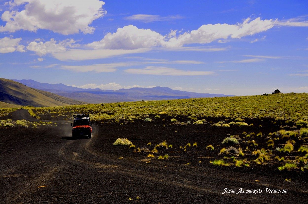 "recorriendo la payunia, Malargue" de Jose Alberto Vicente