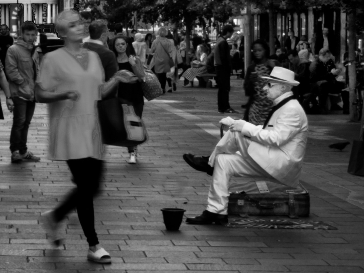 "Estatua viviente en Londres" de Ricardo S. Spinetto