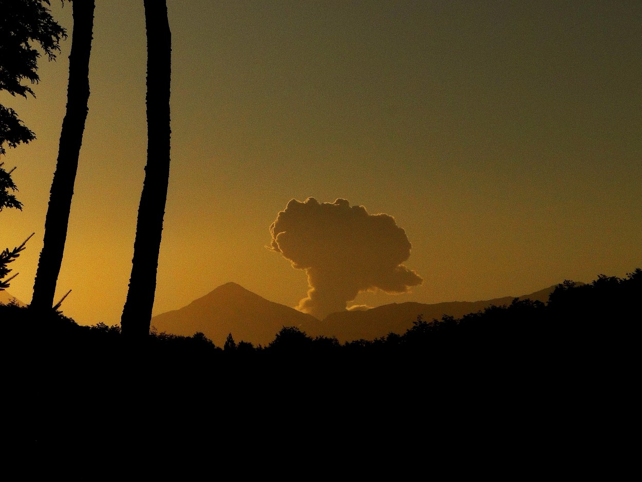 "Volcan Puyehue cordon cahuye." de Estela Rosso