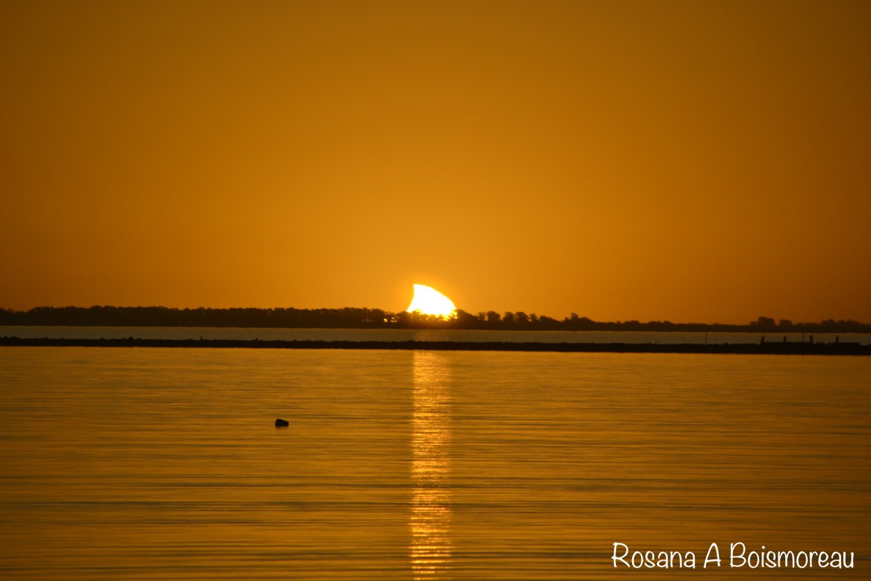 "Eclipse Solar, Lago Epecun" de Rosana Boismoreau