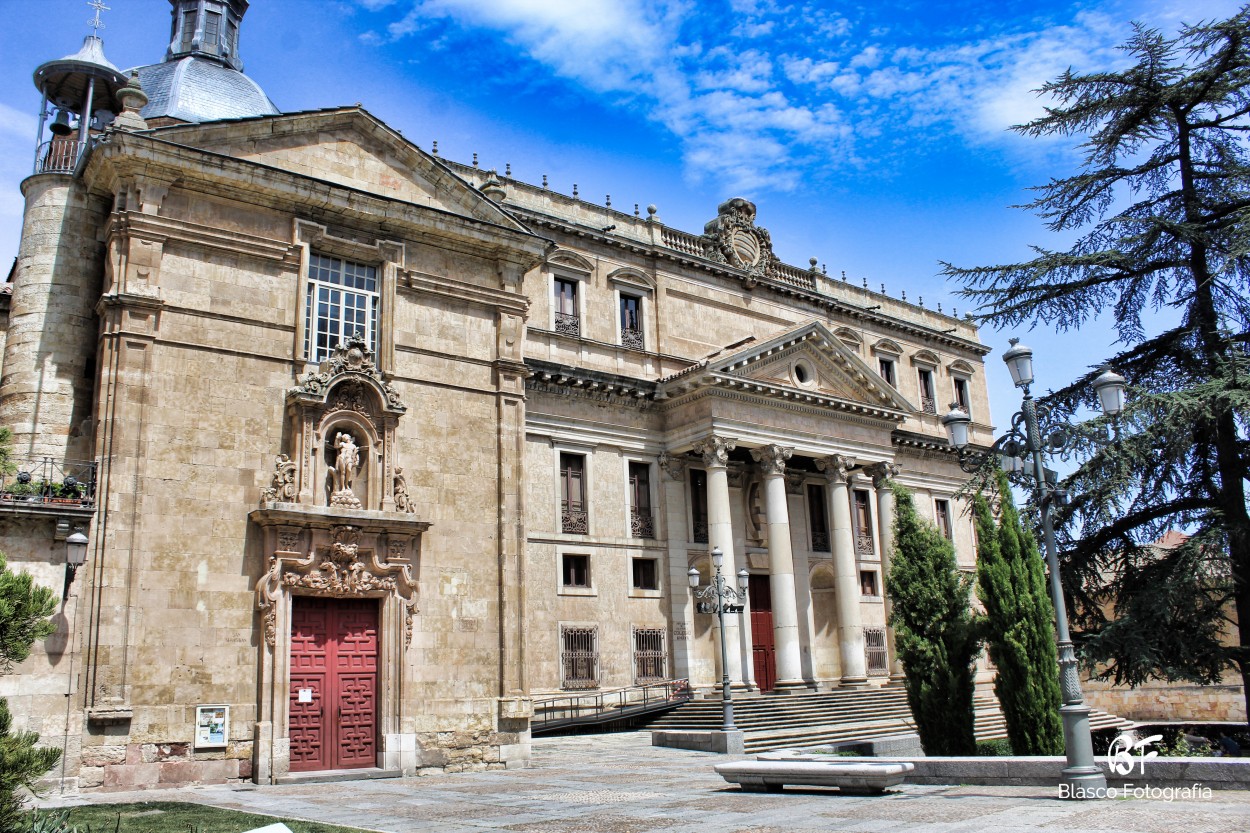 "Edificio Anaya, Salamanca" de Luis Blasco Martin