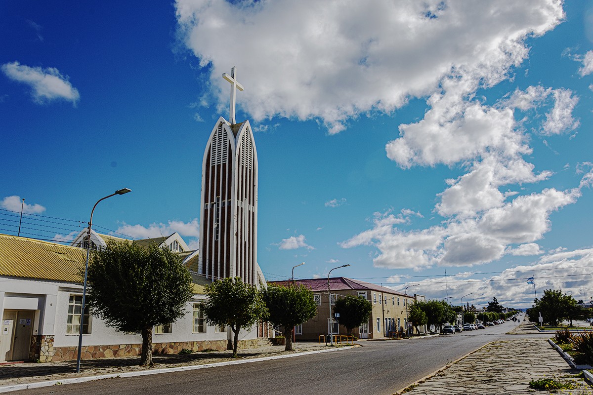 "Iglesia" de Emilio Ricardo Adanto