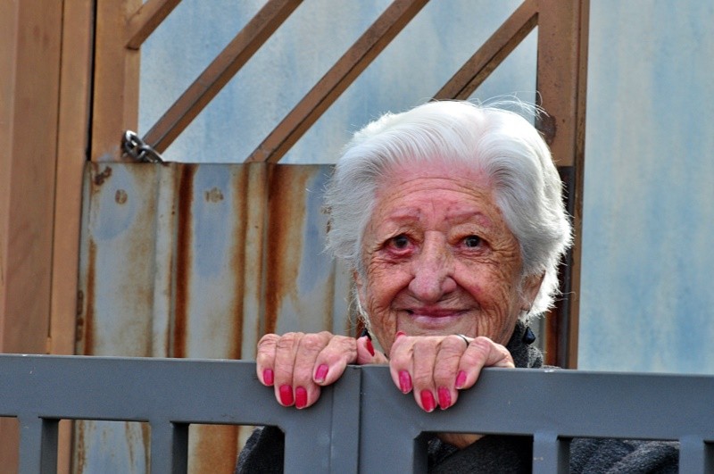 "Minha Amiga a Sra. Eli, 95 anos e faceira!......." de Decio Badari