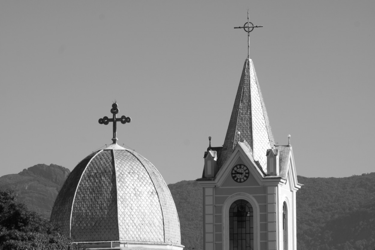 "Passeando pela cidade, buscando motivos........." de Decio Badari