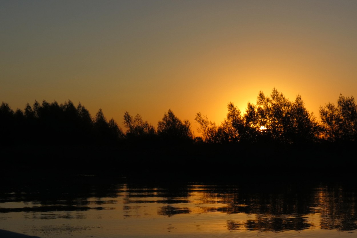 "atardecer en el rio" de Lidia Alicia Gonzalez