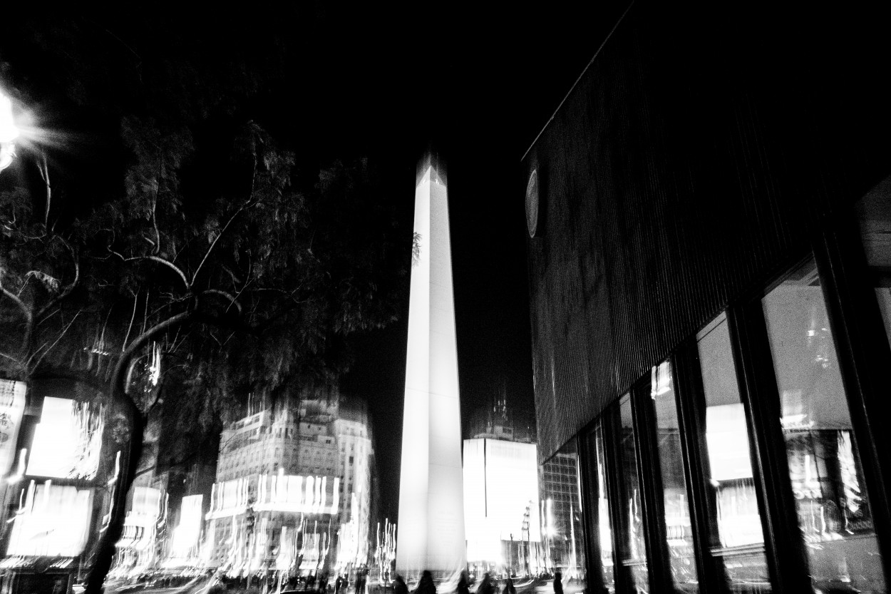 "Obelisco" de Omar Gustavo Brest