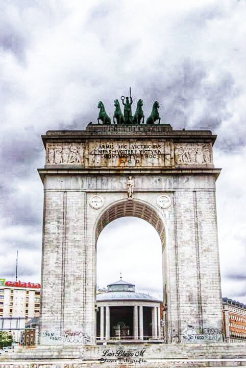 "Arco de la Victoria, Madrid" de Luis Blasco Martin