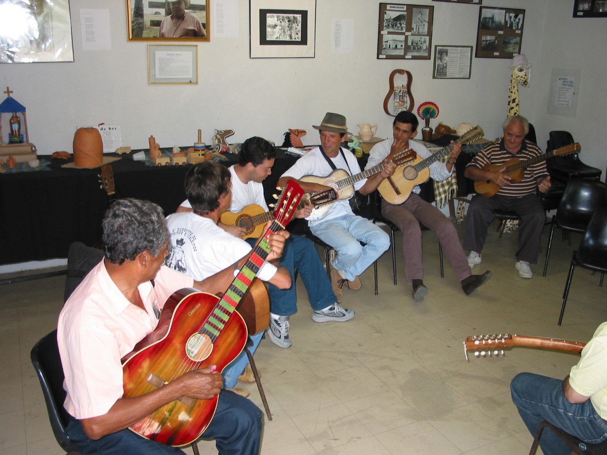 "Os ` Caipiras ` e a roda de viola caipira......." de Decio Badari