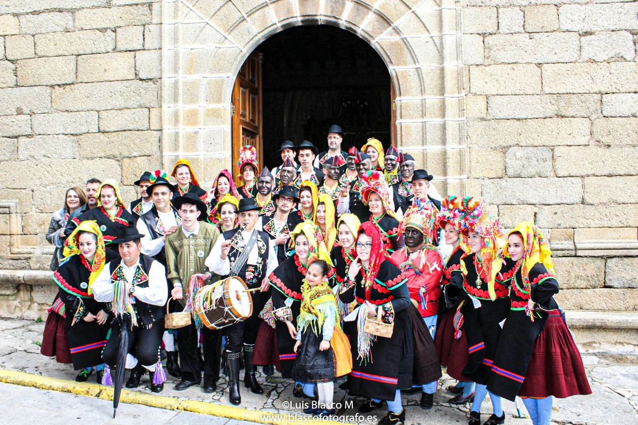 "Los Negritos de San Blas, Montehermoso (Cceres)" de Luis Blasco Martin