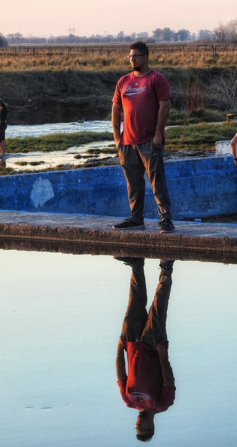 "Quien es ese que esta en el agua???" de Marcelo Di Marco