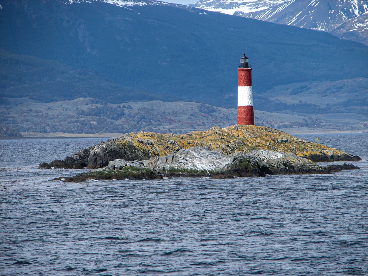 "Faro Los Exploradores - Canal de Beagle" de Carlos Alberto Izzo