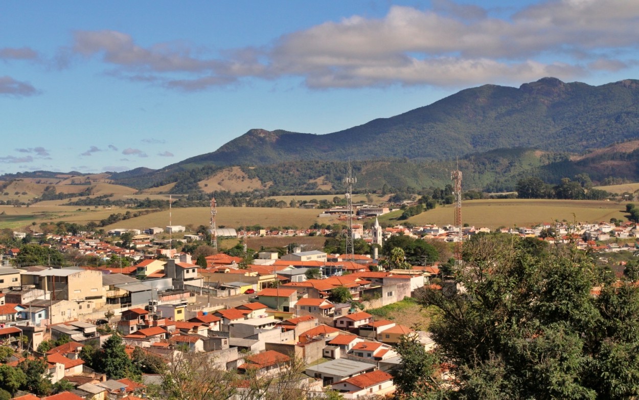 "A parte central da minha cidade........" de Decio Badari