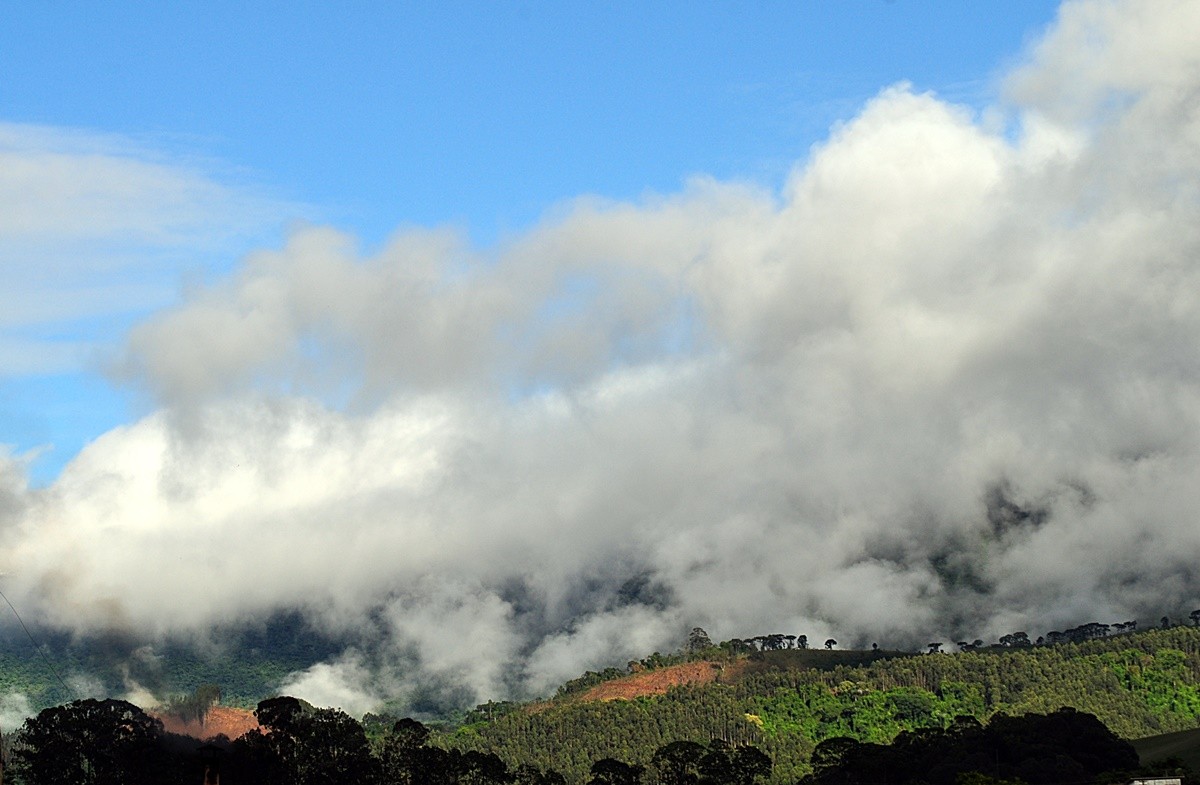 "Amanhecer na Serra da Mantiqueira......" de Decio Badari