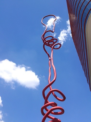 "Escultura ao ar livre na Av. Paulista em S.P......" de Decio Badari