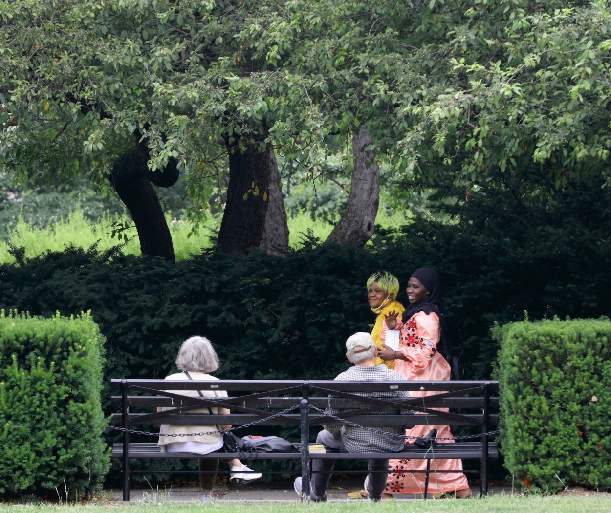 "Gente en el Central Park." de Francisco Luis Azpiroz Costa