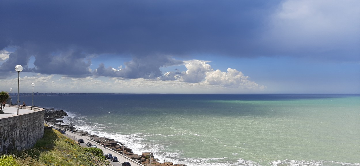 "Mar y cielo" de Juan Carlos Viegas