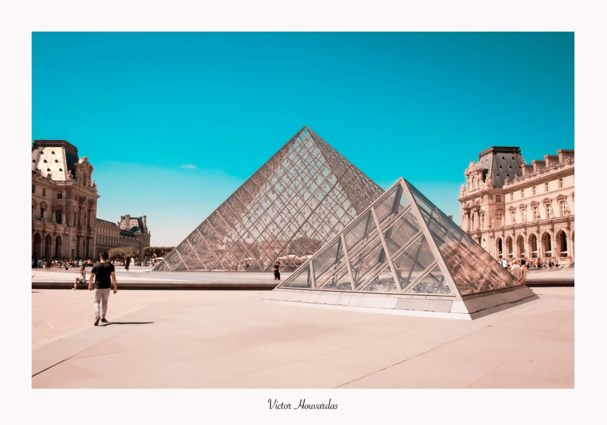 "EL LOUVRE" de Victor Houvardas