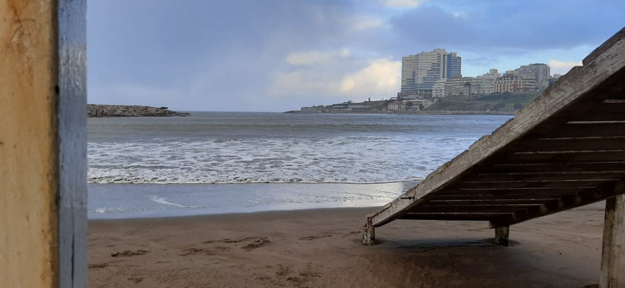 "Fuera de temporada" de Juan Carlos Viegas