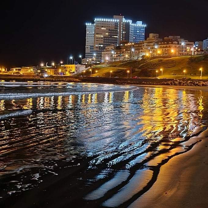 "Reflejos nocturnos" de Juan Carlos Viegas