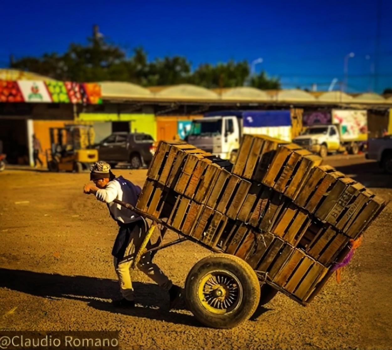 "Da de mercado..." de Claudio Romano