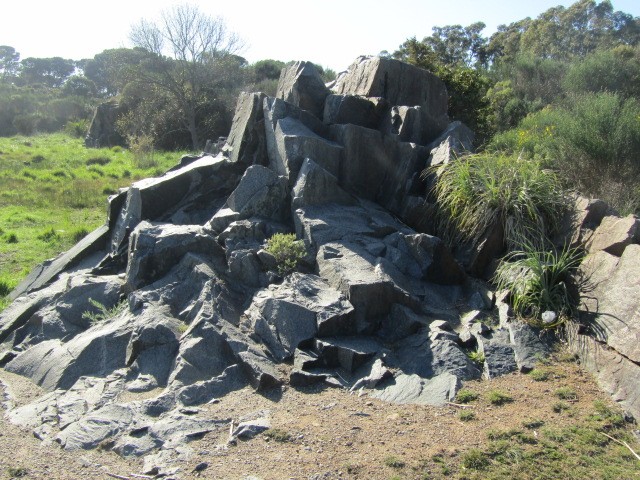 "Mas piedra " de Miguel Angel Palermo