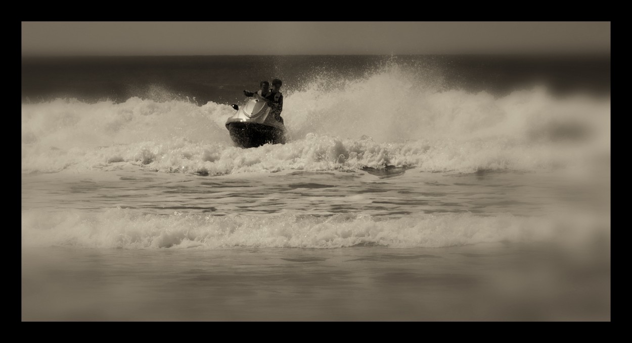 "Esquivando olas..." de Mara Ins Hempe