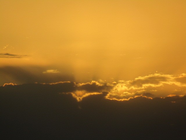 "Tormenta y sol" de Miguel Angel Palermo