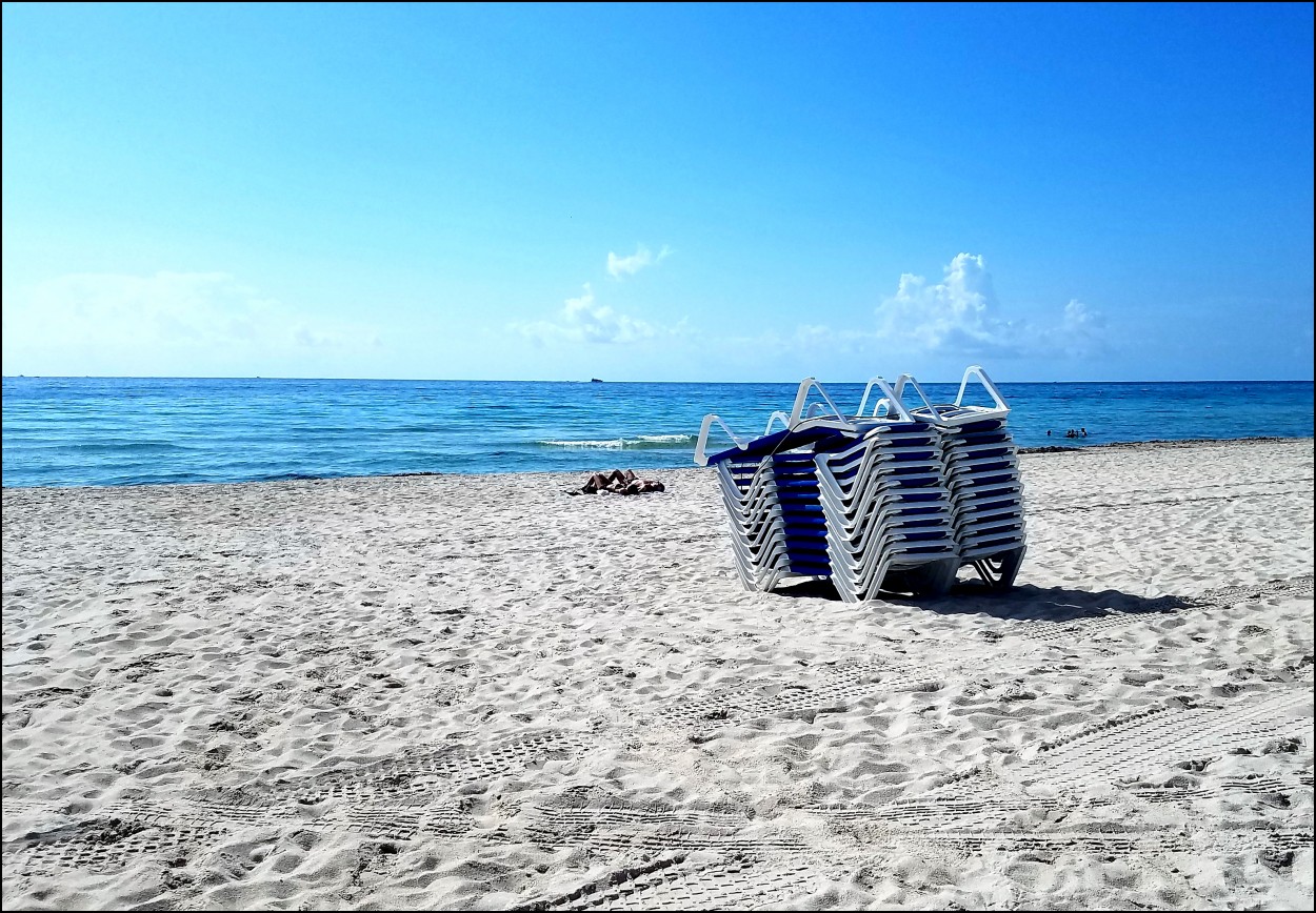 "Temprano, en la playa..." de Mara Ins Hempe